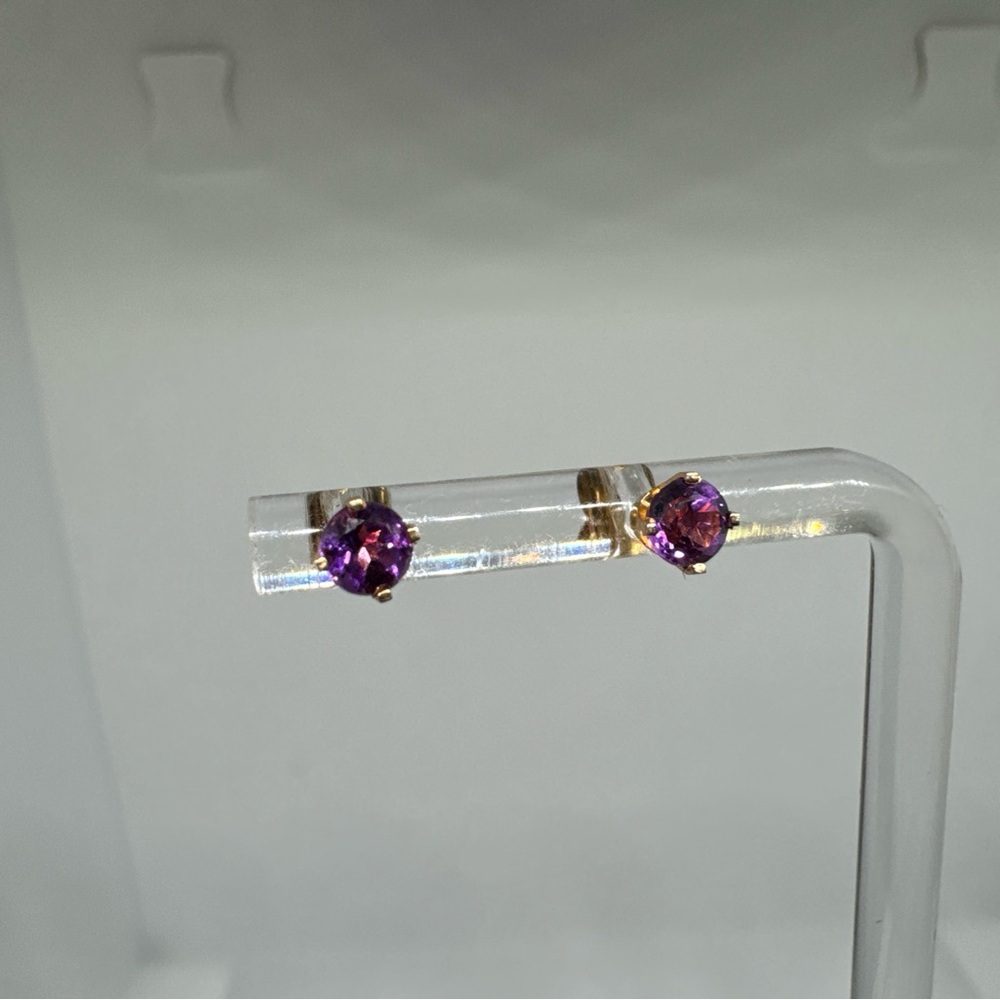 14k Yellow Gold Solitaire Purple Amethyst Prong Set Stud Post Earrings, 4mm